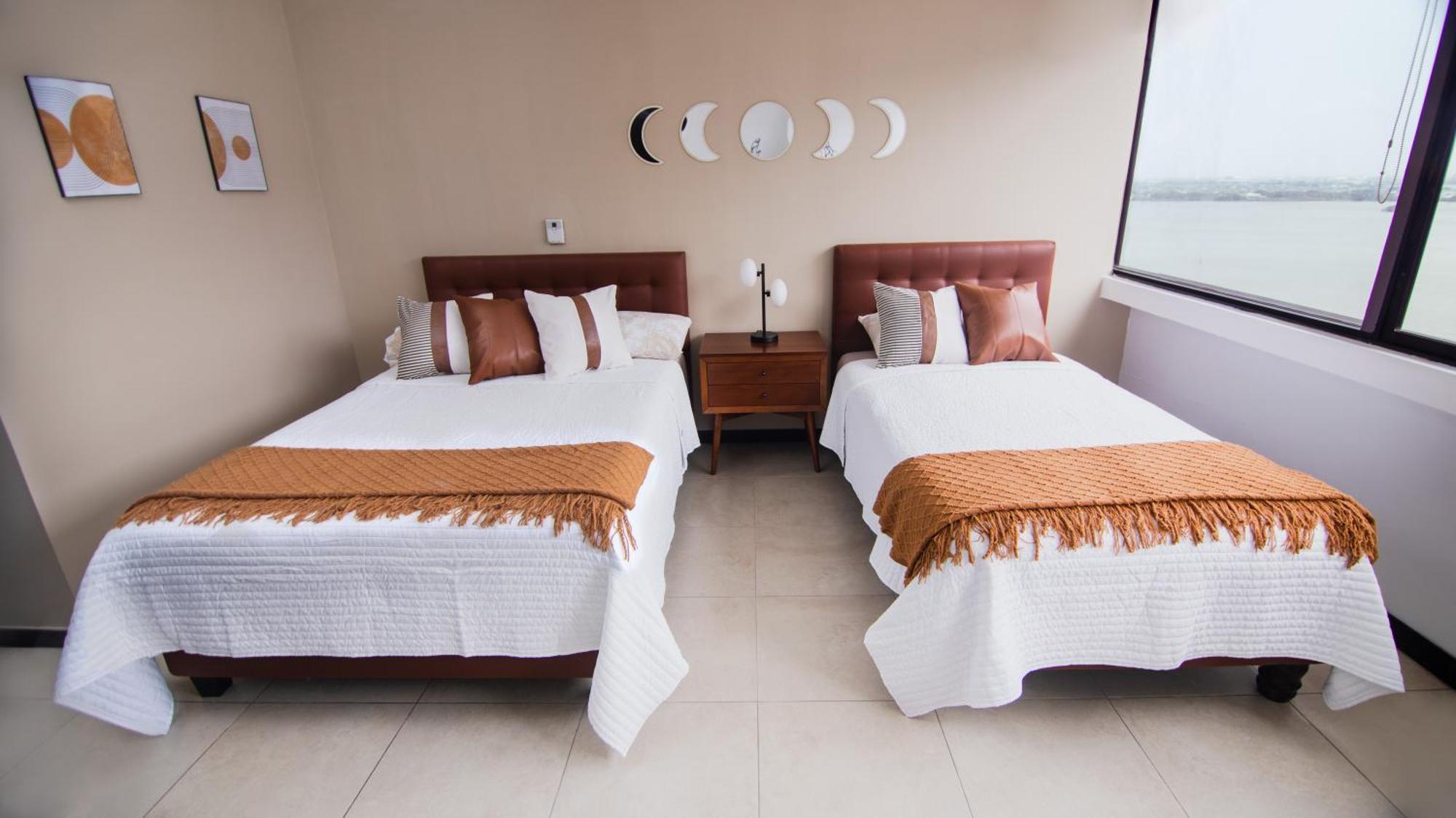 Puerto Santa Ana Luxury Suites Гуаякуил Екстериор снимка